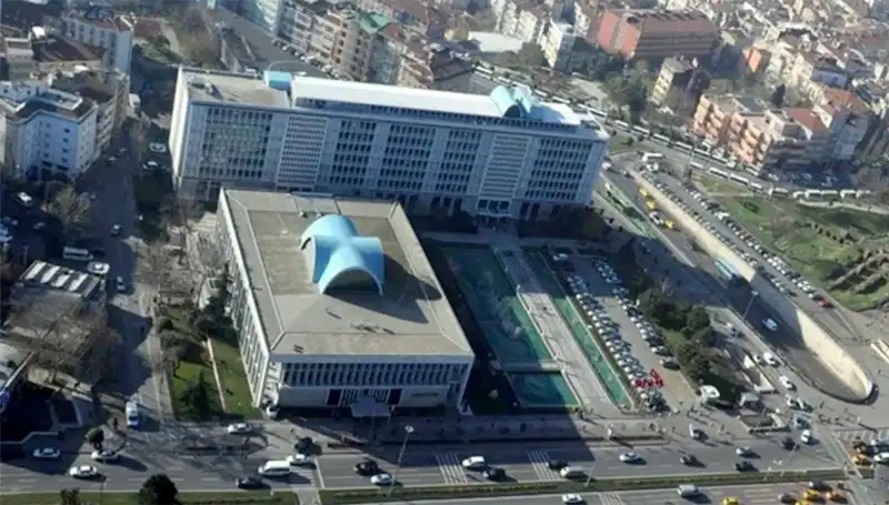 İBB Soruşturmasında "Enderun" WhatsApp Grubunun Mesajları İnceleniyor: Ne Olacak?