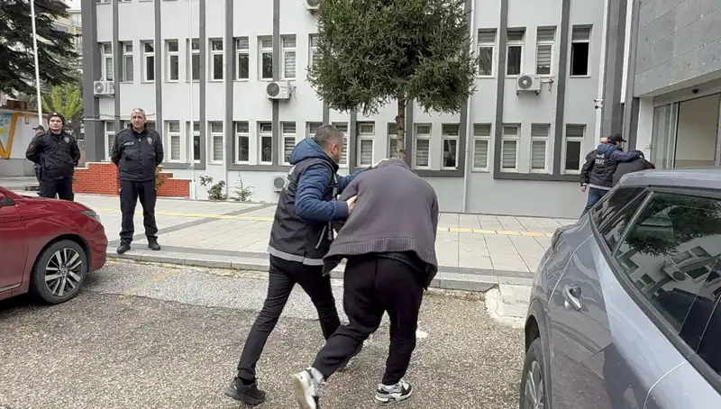 10 Bin Sentetik Ecza Hapı Ele Geçirildi, 20 Şüpheli Gözaltında