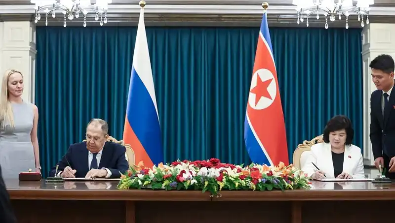 Lavrov ve Kuzey Kore Dışişleri Bakanı, Kritik Görüşmede Neler Konuştu?