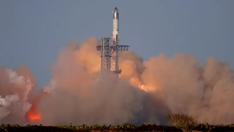 En Güçlü Uzay Roketi Starship, 8’inci Testinde Patlama Gerçekleştirdi