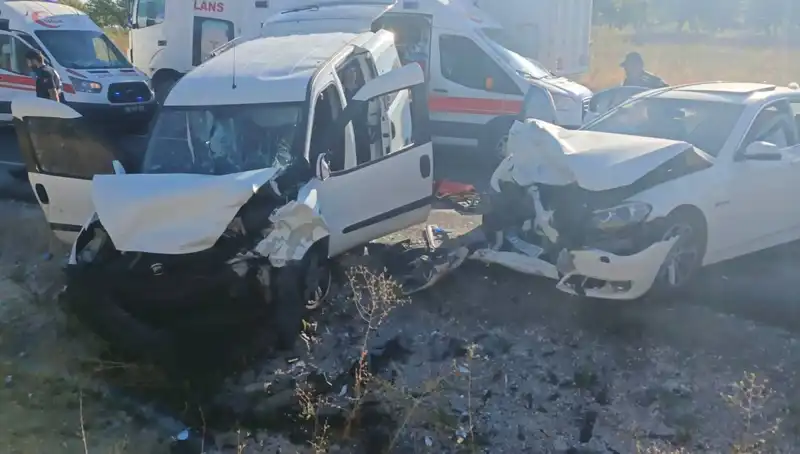 Nevşehir'de Trafik Kazasında 14 Kişi Yaralandı: Detaylar ve Kurtarma Çalışmaları