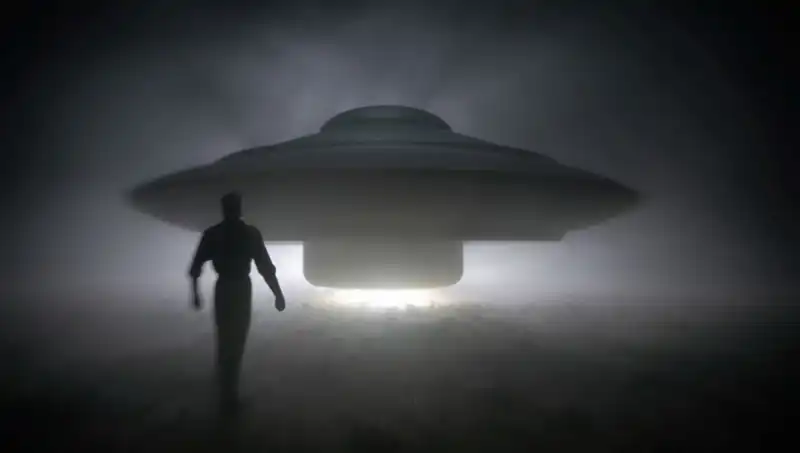 UFO Uzmanı Hong’un Şok Edici Açıklamaları: "Uzaylılar Masum İnsanları Hedef Alıyor"