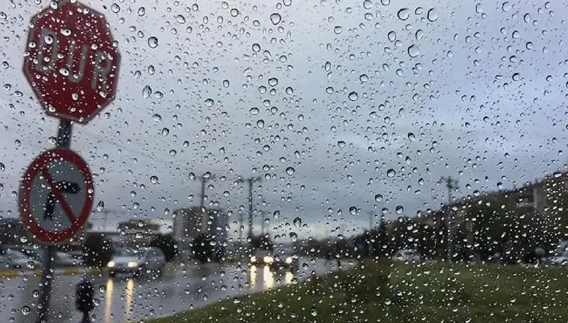 Meteoroloji'den 20 İle Sağanak Uyarısı: Sıcaklık Düşüyor!
