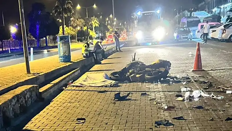 Alanya'da Motosiklet Kazası: Gençler Hayatını Kaybetti