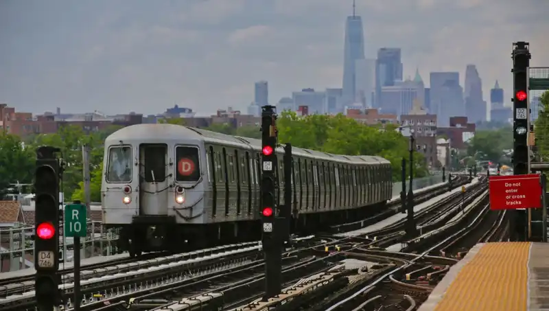 Metro Sörfü: Genç Hayatın Kayıplara Karıştığı Tehlikeli Oyun