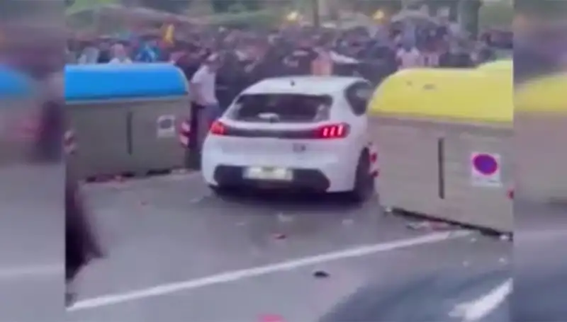 Aracıyla Taraftarların Arasına Daldı: 13 Yaralı, Olayın Ayrıntıları Şok Etti!