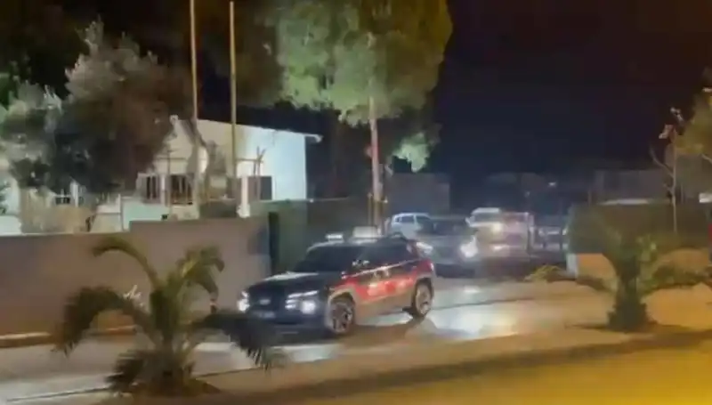 İzmir'de 24 Saatlik Operasyon: 141 Hükümlü ve Suçlu Ele Geçirildi