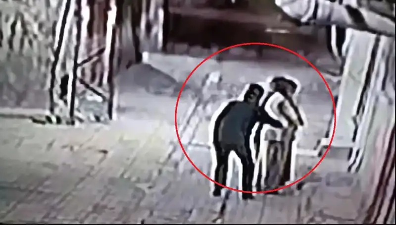 Polislerden Şaşırtan Operasyon: Pazarcı ve Simitçi Kılığına Girdiler!