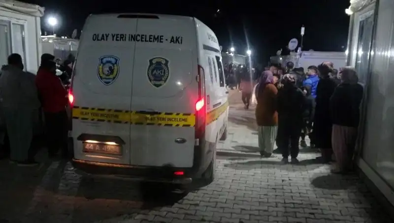 Husumet Yüzünden Büyüyen Kavga Sokakları Kan Gölüne Çevirdi