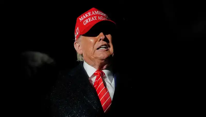 ABD Yüksek Mahkemesi'nden Trump'a Kritik Yetki: Göçmen Statülerini İptal Edebilecek