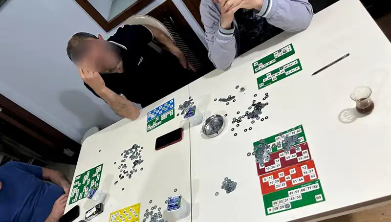 TikTok Canlı Yayınında Şok Baskın! 22 Kişi Suçüstü Yakalandı