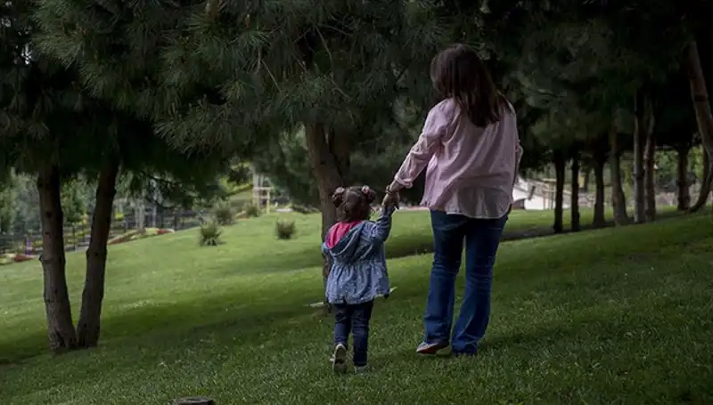 Yargıtay'dan Çarpıcı Koruyucu Aile Kararı: Çocuk Görme Hakları Yenilendi!