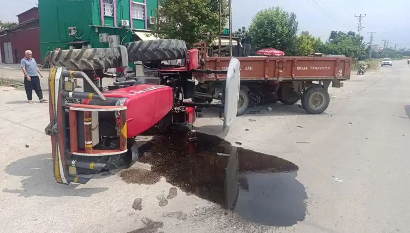 Otomobil ile Traktör Çarpıştı: Devrilen Traktörde 2 Yaralı