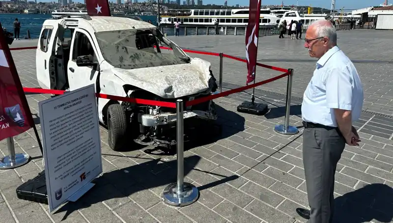 15 Temmuz'da Tankın Ezdiği Otomobiller Tarihe Tanıklık Ediyor