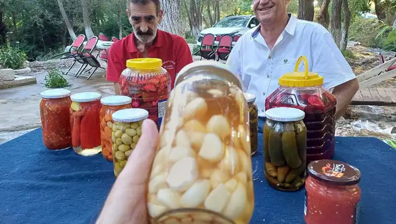 Araban Sarımsağı ile Yapılan Turşu: Şifa Kaynağı ve Eşsiz Lezzet