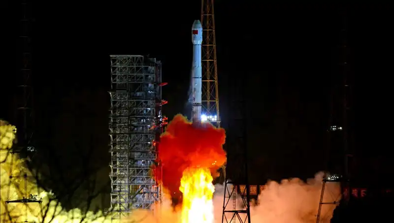 Çin'in Tienvın-2 Misyonu: Asteroid Keşif Aracı Uzaya Gönderildi