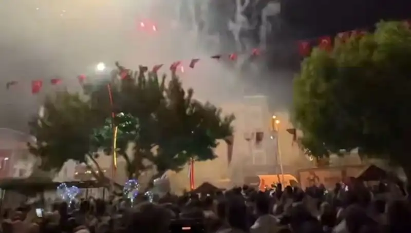 Havai Fişek Gösterisi Sonrası Felaket: Hastanelik Olanların Sayısı Artıyor