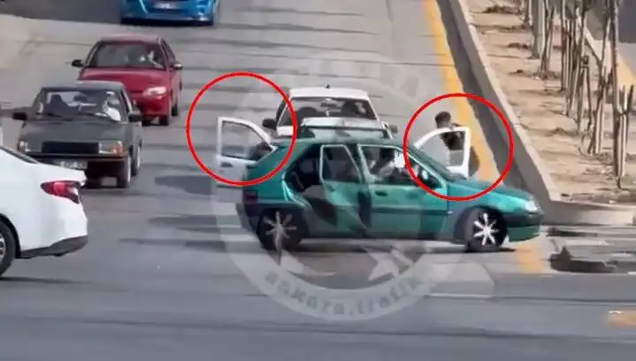 Trafikte Bıçak ve Kılıçlarla Saldırıya Gözaltı Operasyonu