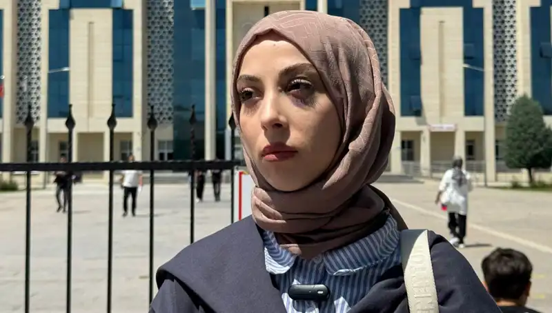 Kadın Cinayetlerine Dikkat Çekmek İçin Sena'nın Çağrısı: "Yardım Edin!"