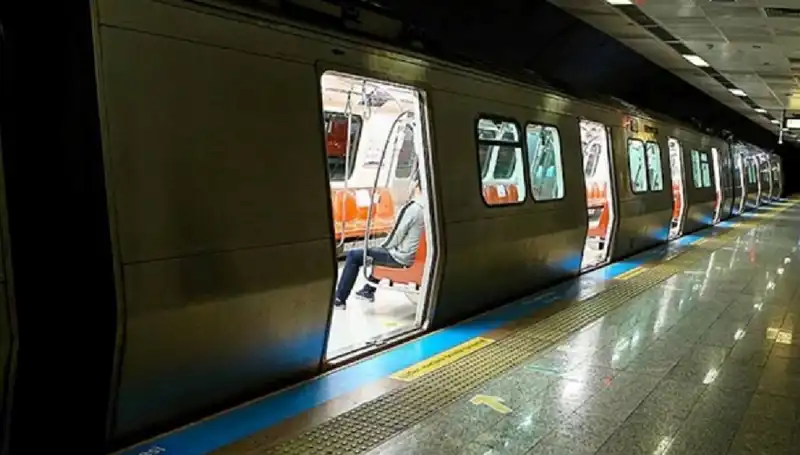 İstanbul'da Bazı Metro Durakları Kapatılıyor! Seyahat Planlarınızı Gözden Geçirin