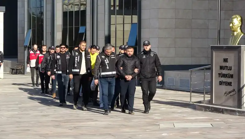 Balyozla Kavga Eden Şüpheliler Serbest Bırakıldı, Olayda Neler Oldu?