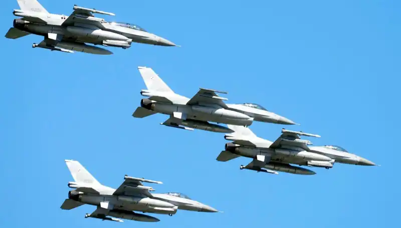 ABD, Ukraynalı Pilotların Eğitimi İçin 310 Milyon Dolar Ayırdı