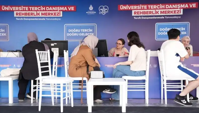 İstanbul’da 24 Noktada Yeni Tercih Danışma Merkezleri Açıldı